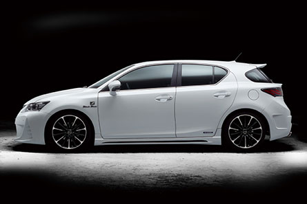 ش Lexus CT200h WALD Sports Line Black Bison