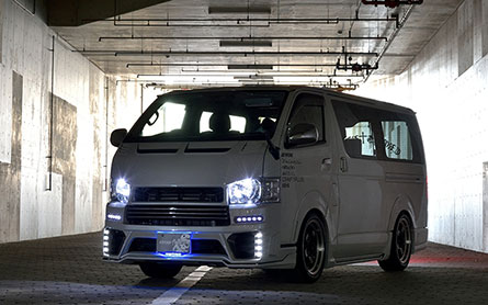 شͺѹ Hiace 2013 ç ROWEN