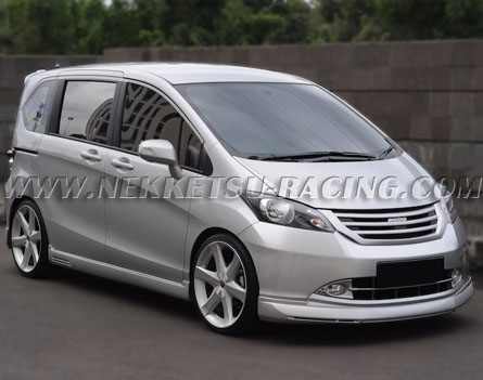 شͺѹ Honda Freed ZEUS