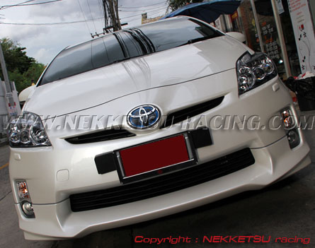 شͺѹ Toyota Prius ç TRD Sportivo