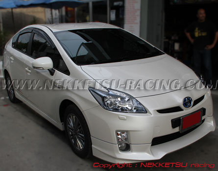 شͺѹ Toyota Prius ç TRD Sportivo