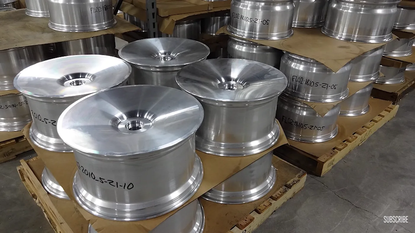 ชิ้นงานตั้งต้นสำหรับล้อ Forged ที่เตรียมเข้าสู่การขึ้นรูป
