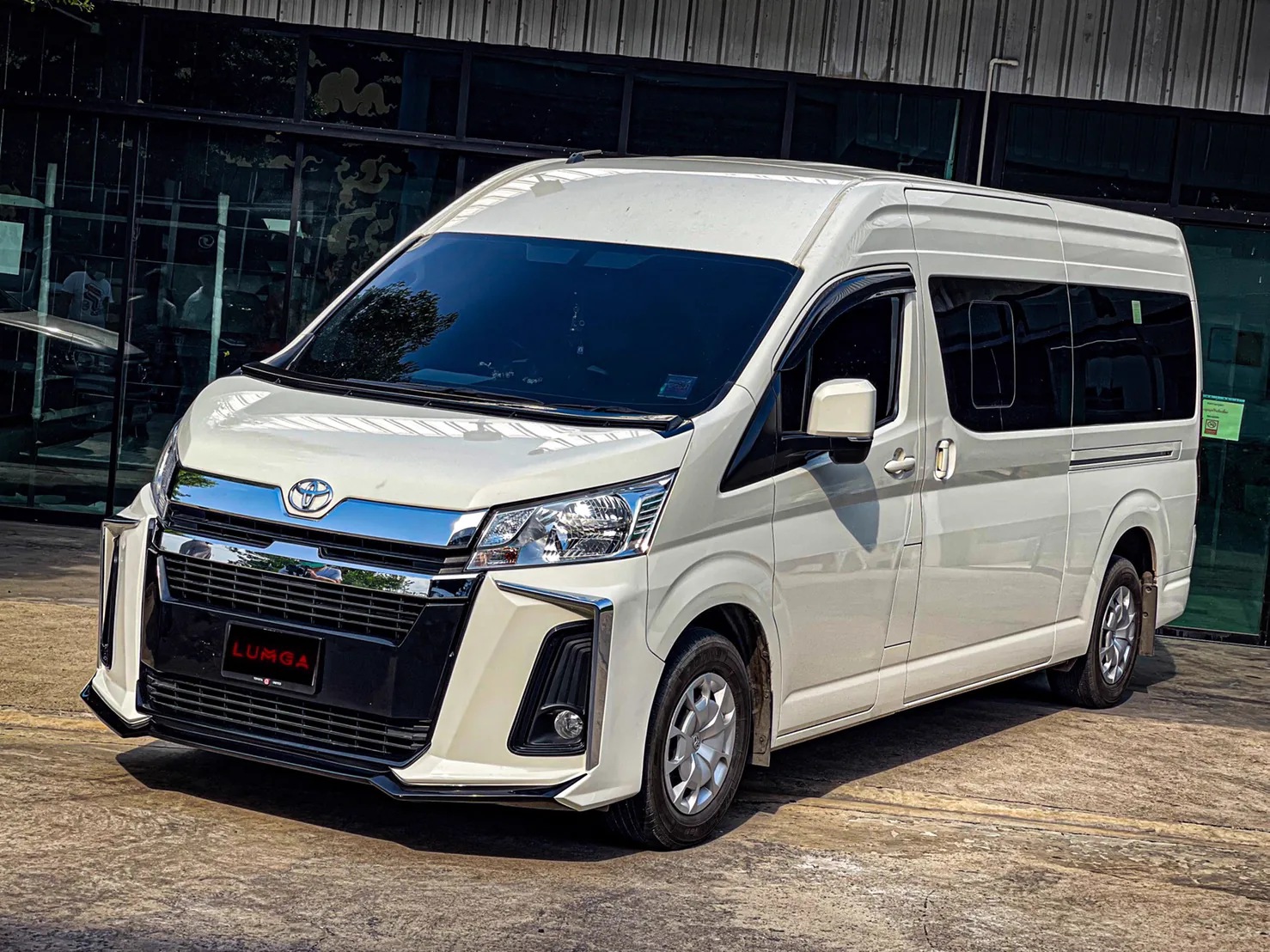 ชุดแต่ง Toyota Commuter Lumga AZ2 AMT ครบชุด 6 ชิ้น