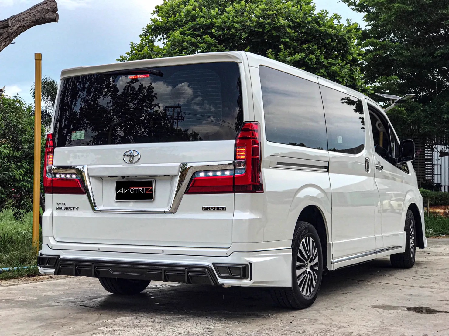 สเกิร์ตหน้า Toyota Majesty 2020 AMT
