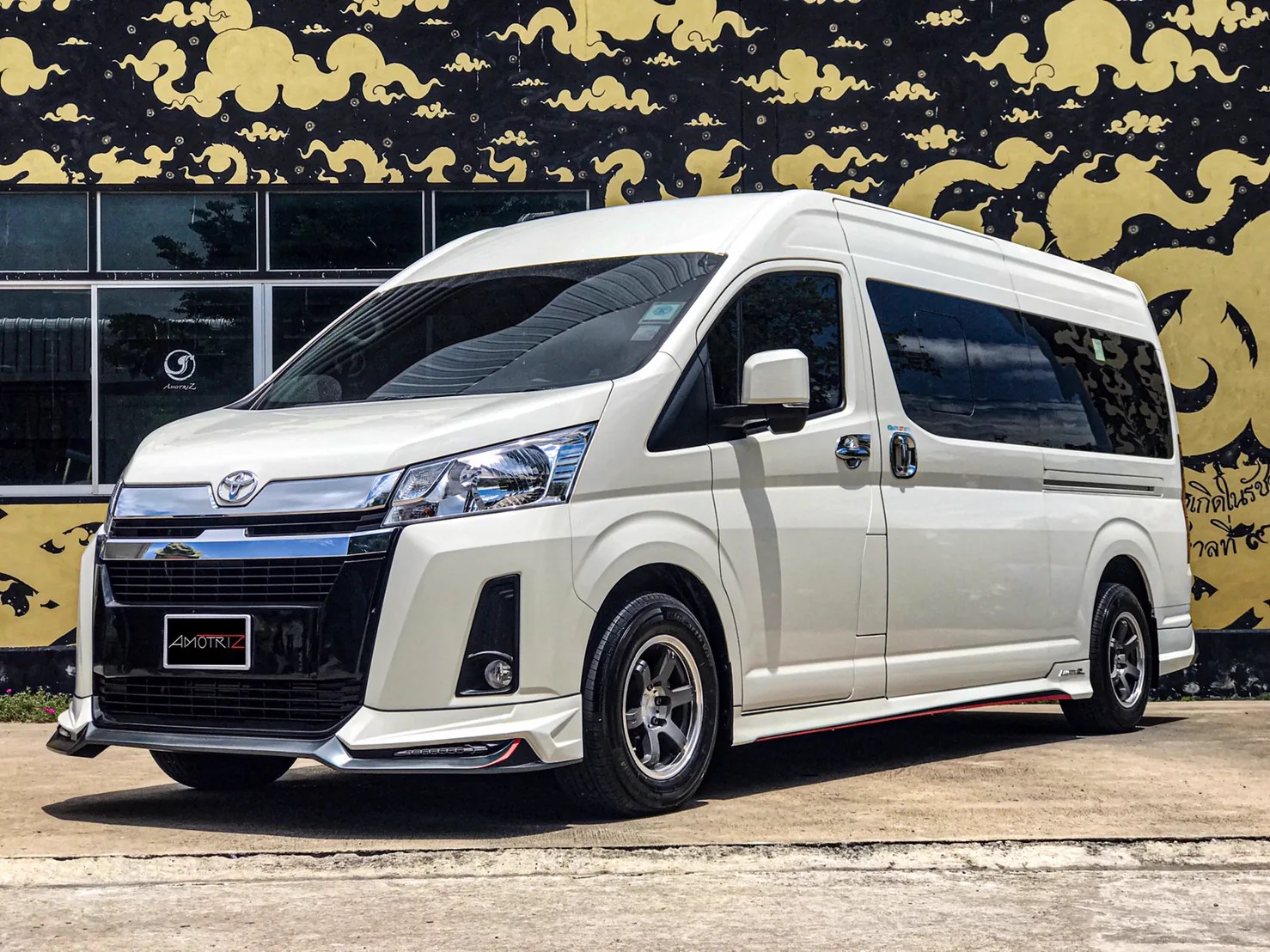 ชุดแต่ง Toyota Commuter 2019 V2 AmotriZ AMT