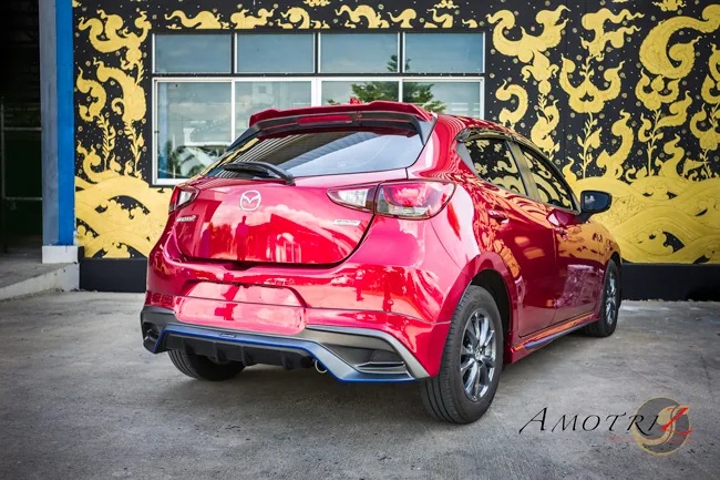 ชุดแต่ง Mazda2 2017 Hatchback 5 ประตู AmotriZ AMT