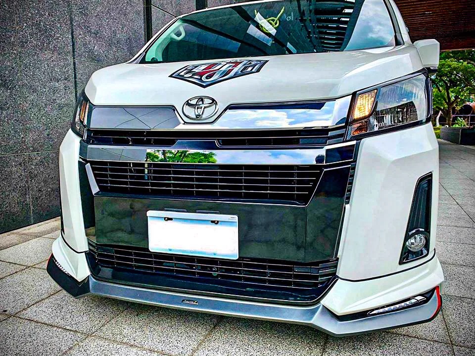 ชุดแต่งโตโยต้า Hiace 2019 V.2 โดย อโมติส