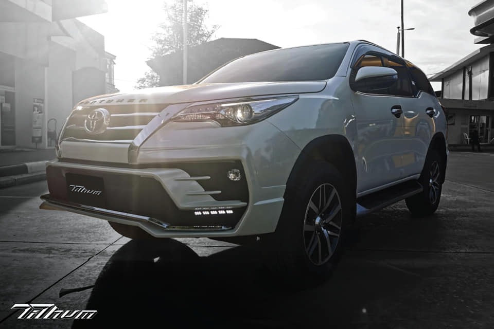 ชุดแต่งรถ Fortuner 2018 ทรง TiThum พลาสติก — ภาพสินค้าและรายละเอียดชุดแต่ง