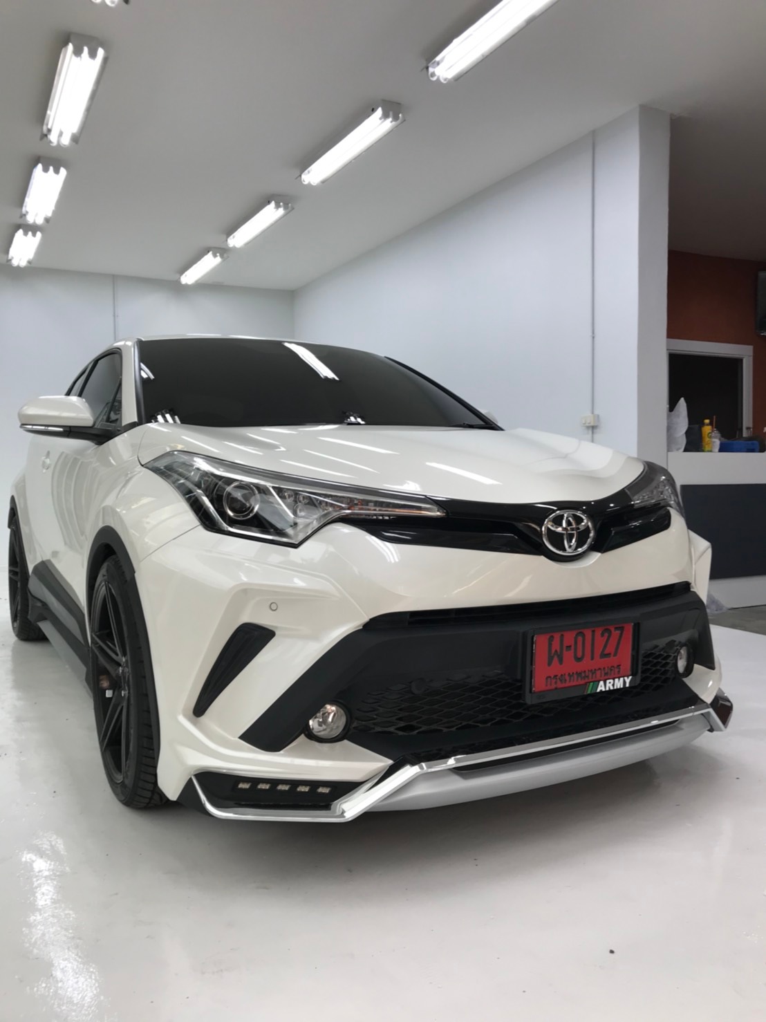 ชุดแต่งสเกิร์ตรอบคัน สปอยเลอร์รถ Toyota CHR 2018 ทรง TiThum พลาสติก — ภาพสินค้าและรายละเอียดชุดแต่ง