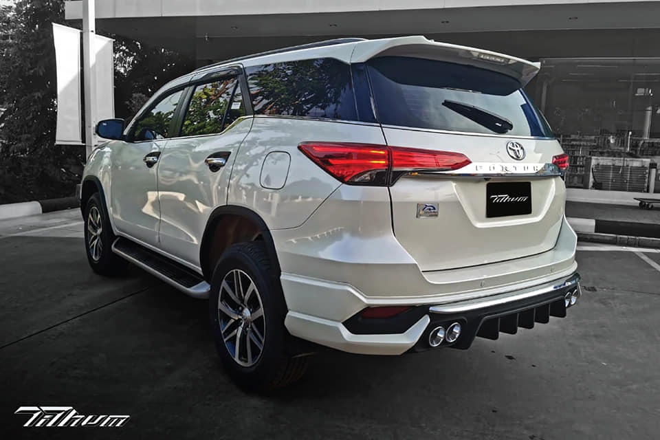 ชุดแต่งรถ Fortuner 2018 ทรง TiThum พลาสติก — ภาพสินค้าและรายละเอียดชุดแต่ง