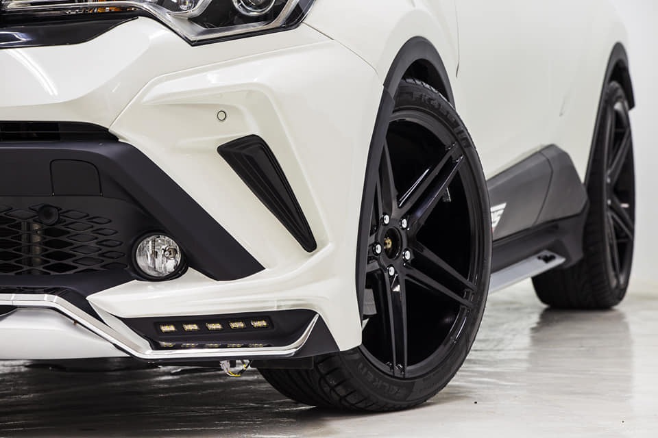ชุดแต่งสเกิร์ตรอบคัน สปอยเลอร์รถ Toyota CHR 2018 ทรง TiThum พลาสติก — ภาพสินค้าและรายละเอียดชุดแต่ง