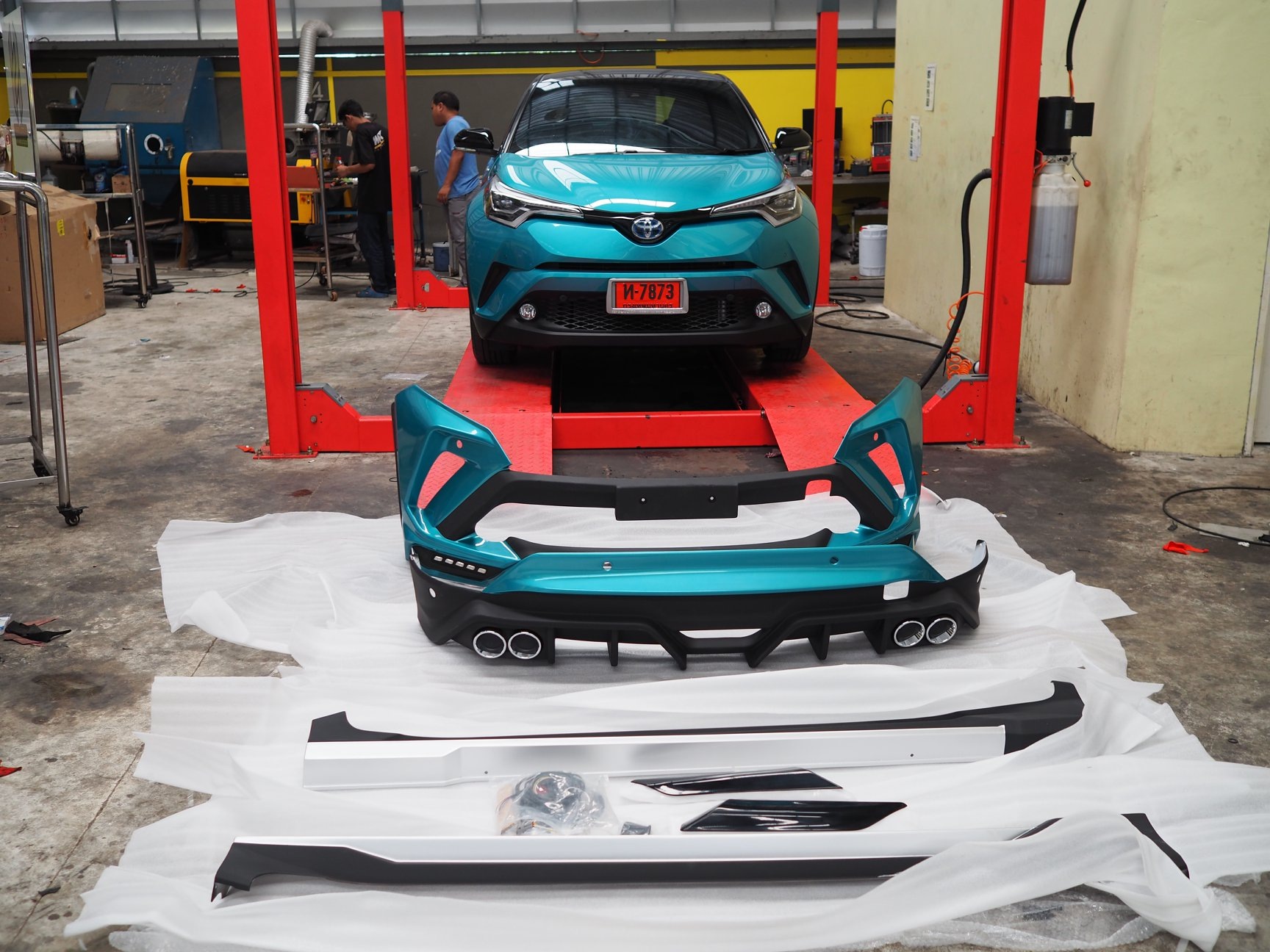 ชุดแต่งสเกิร์ตรอบคัน สปอยเลอร์รถ Toyota CHR 2018 ทรง TiThum พลาสติก — ภาพสินค้าและรายละเอียดชุดแต่ง