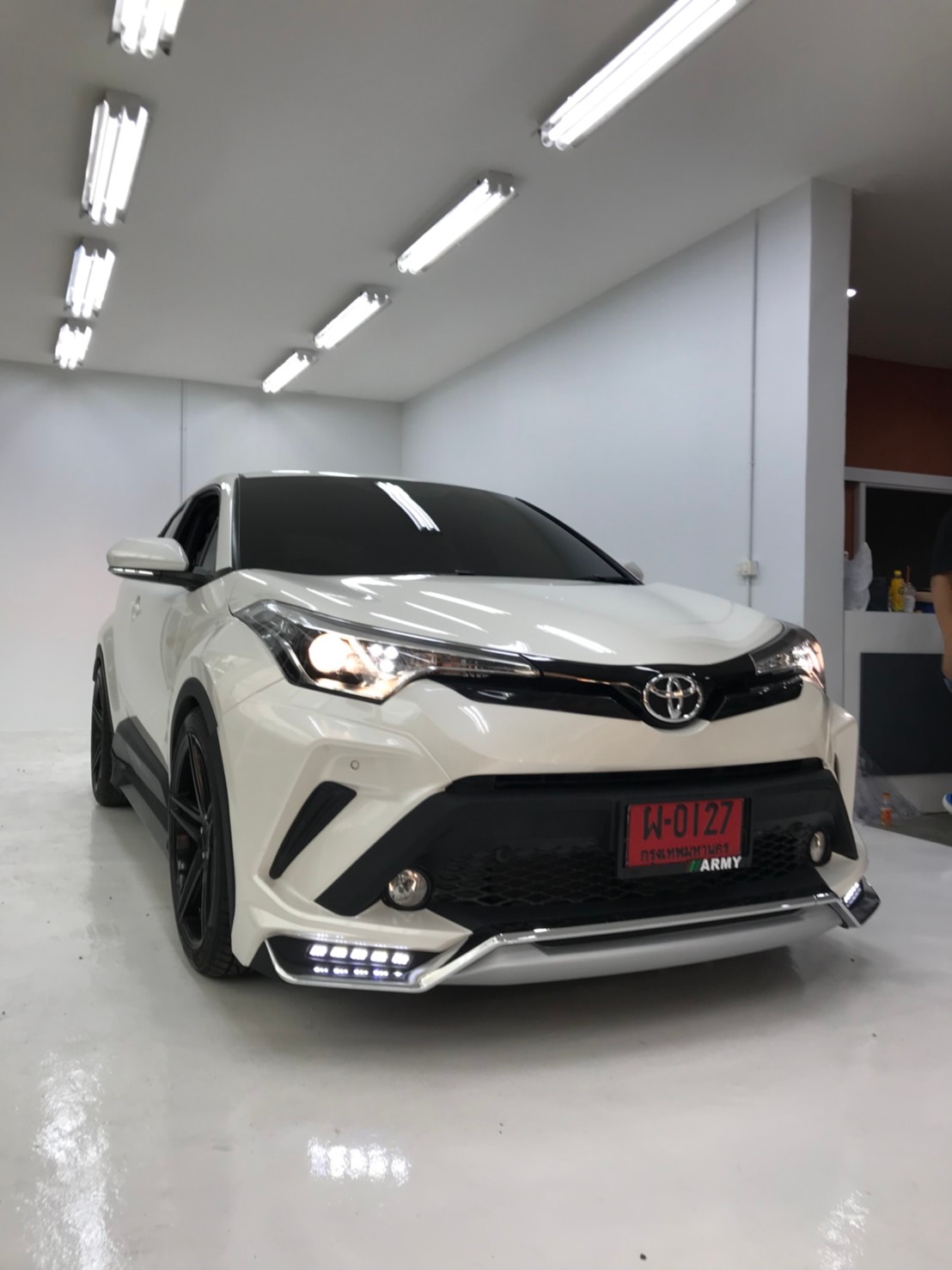 ชุดแต่งสเกิร์ตรอบคัน สปอยเลอร์รถ Toyota CHR 2018 ทรง TiThum พลาสติก — ภาพสินค้าและรายละเอียดชุดแต่ง