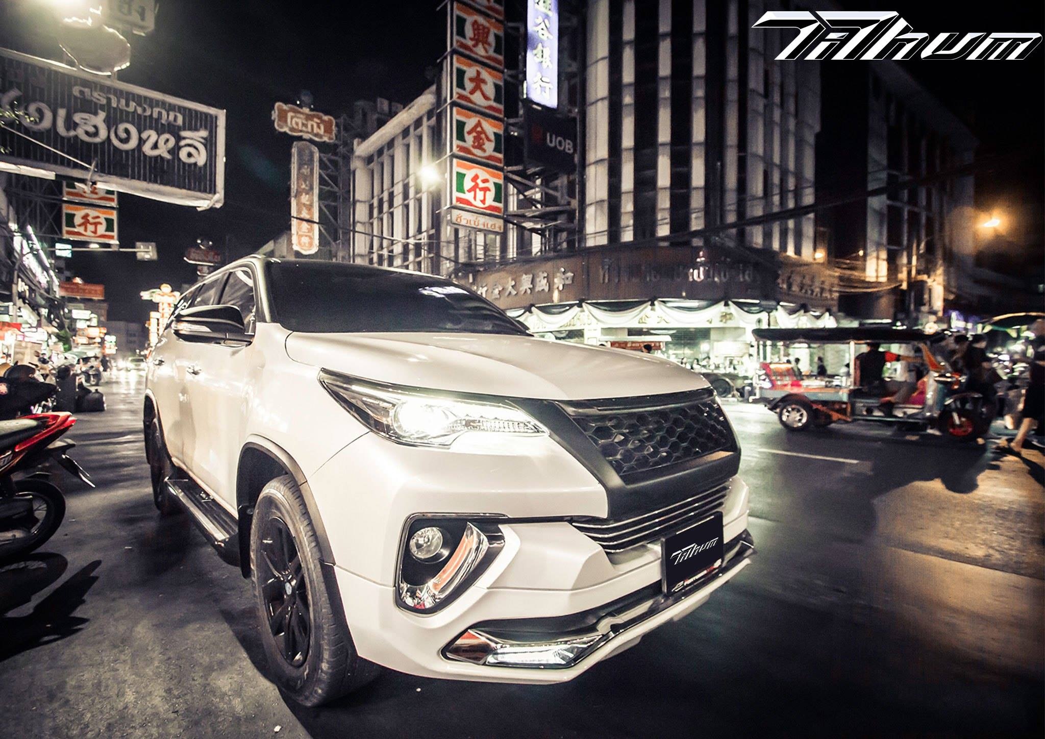 ชุดแต่งรถ Fortuner 2018 ทรง TiThum พลาสติก — ภาพสินค้าและรายละเอียดชุดแต่ง