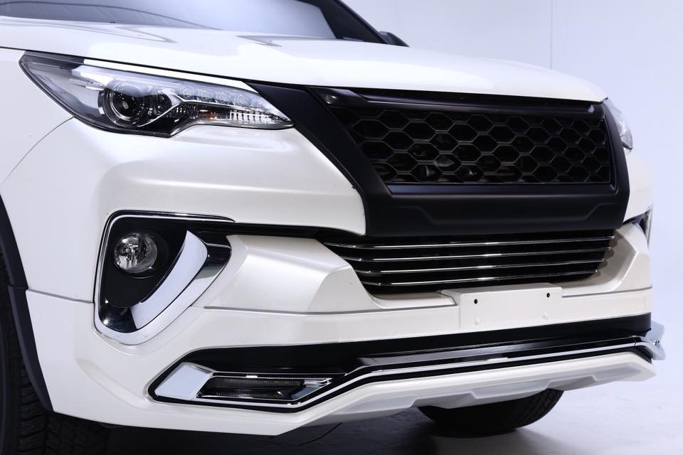 ชุดแต่งรถ Fortuner 2018 ทรง TiThum พลาสติก — ภาพสินค้าและรายละเอียดชุดแต่ง