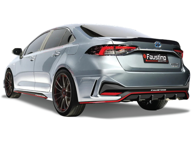 Altis 2020 สีเงินมุมเฉียงท้ายพร้อมแผงสเกิร์ตหลังและครีบล่าง
