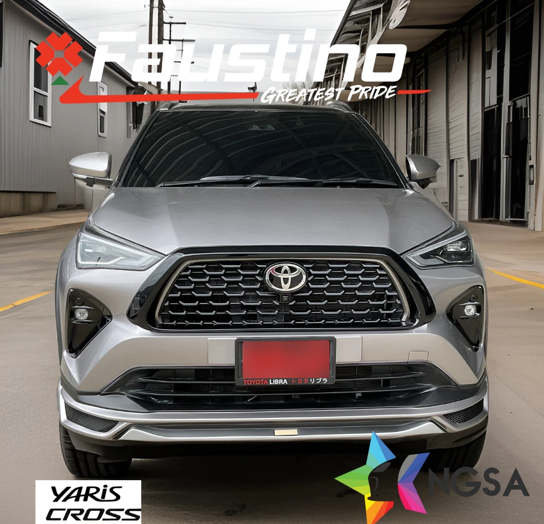 Toyota Yaris Cross 2023 มุมหน้าตรง แสดงแนวสเกิร์ต Faustino สีเงิน