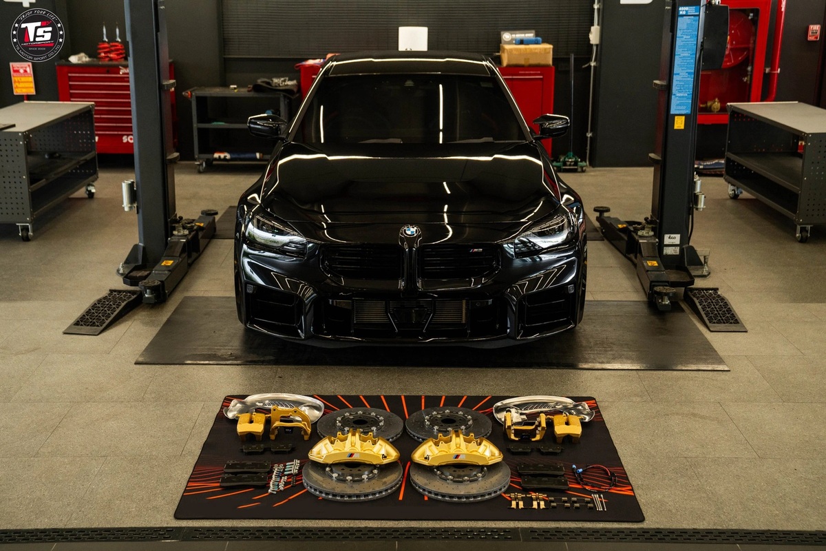 ชุดเบรก M Performance 6 Pots Carbon Ceramic For BMW M2 (G87)
