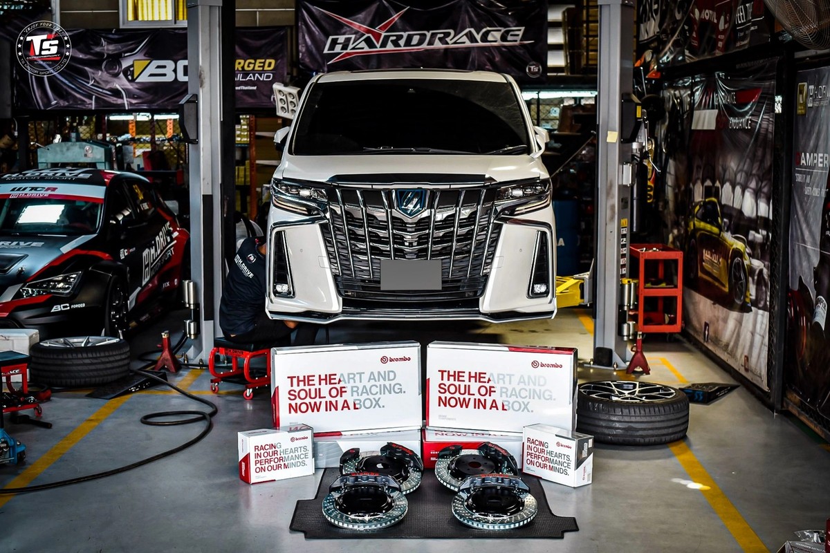 ชุดเบรก Brembo Brake Kit For TOYOTA Alphard