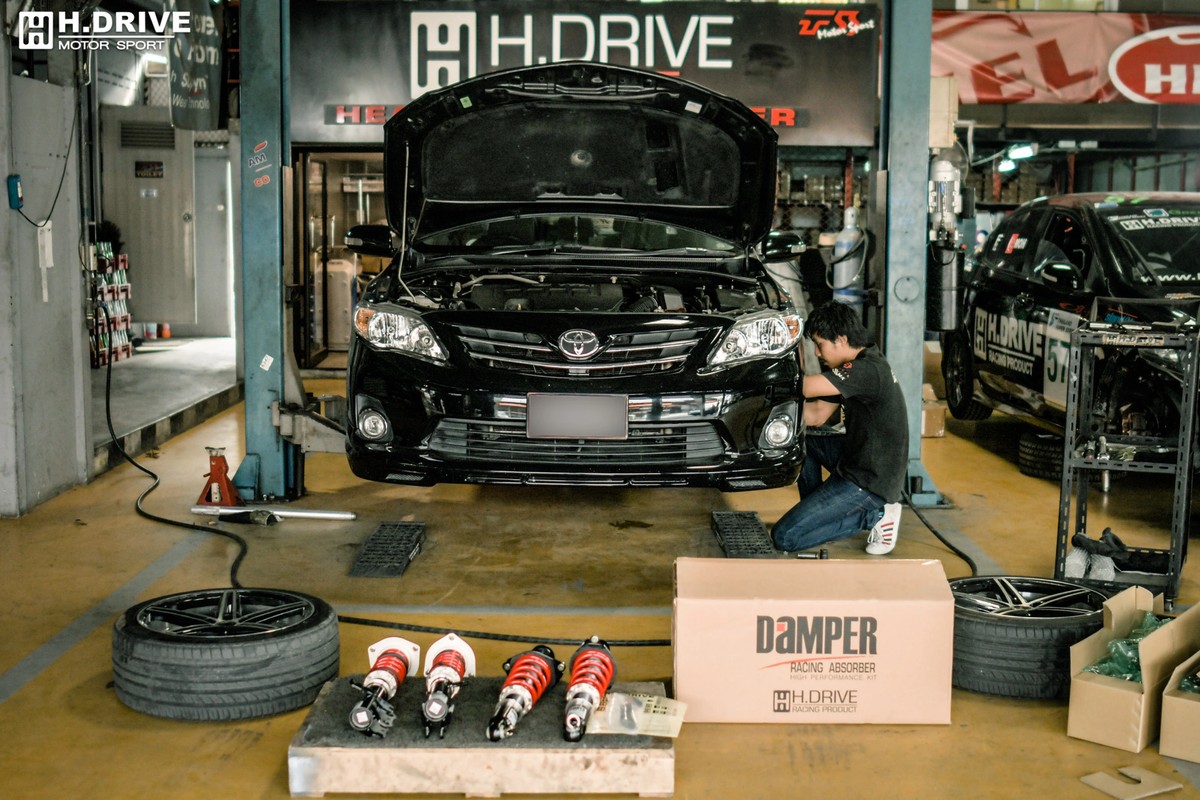 โช้คอัพ TOYOTA Corolla Altis'08(E140/150) - H.Drive S Spec