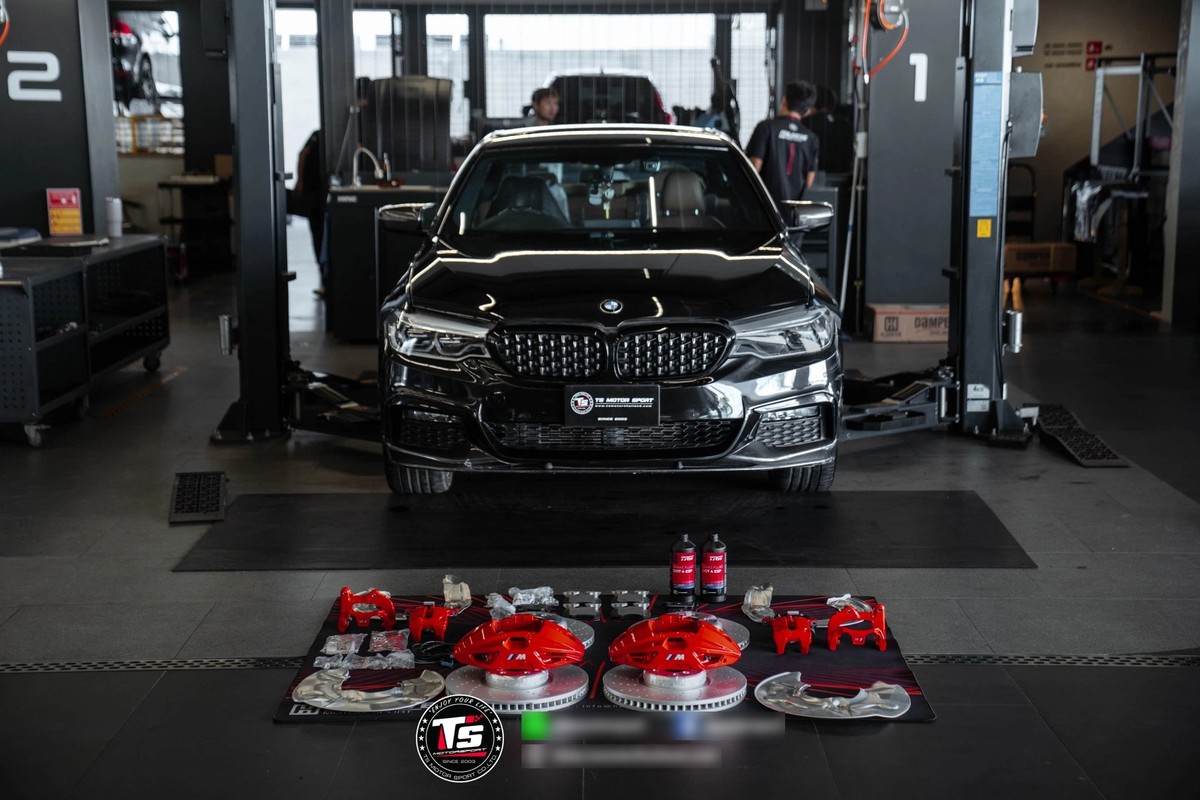 ชุดเบรก M Performance Brake System For BMW 5 Series (G30) — ภาพสินค้า 2