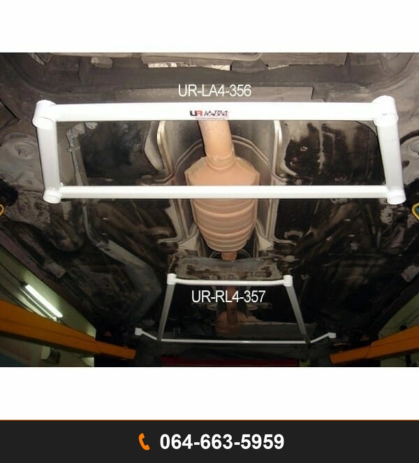 ค้ำตัวถังล่างหน้า Ultra Racing UR-LA4-356 VOLVO 850 VOLVO V70