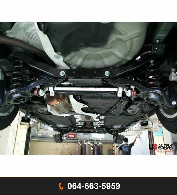 กันโคลงหลัง Ultra Racing UR-AR23-285 MAZDA 3