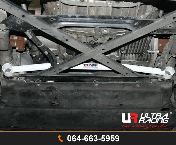 ค้ำตัวถังล่างหน้า Ultra Racing URKR-LA2-3278 AUDI A4 AUDI A5