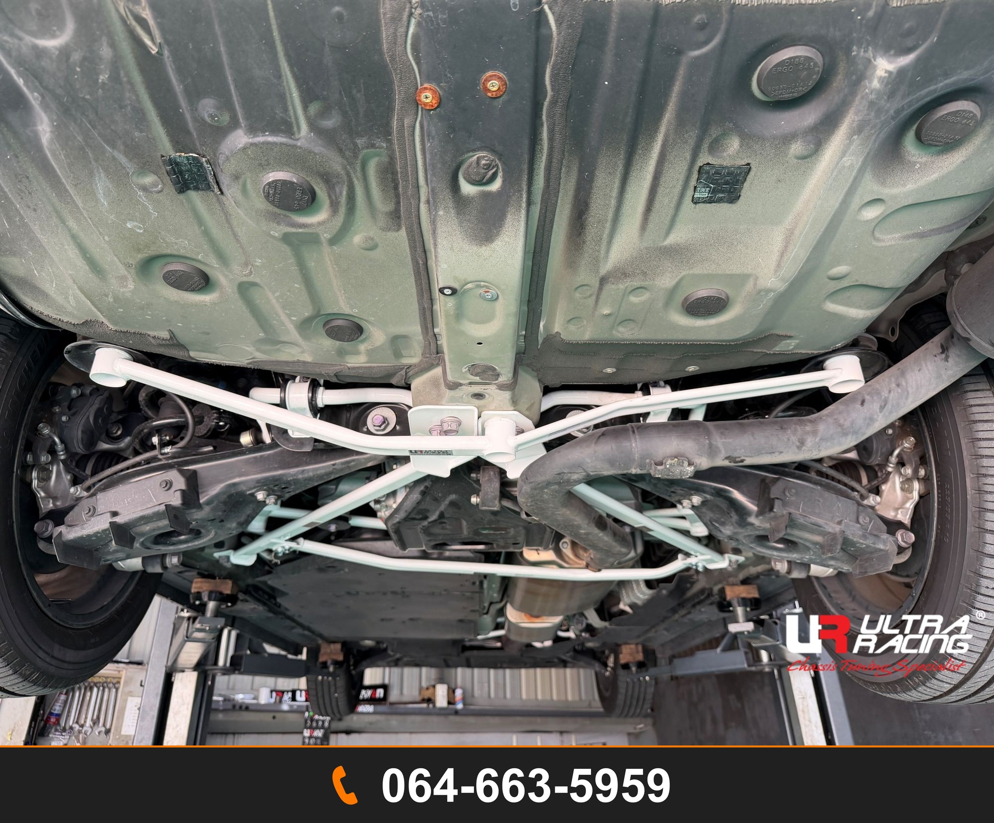 ค้ำตัวถังล่างหลัง Ultra Racing UR-RL3-5061 LEXUS LM 500H