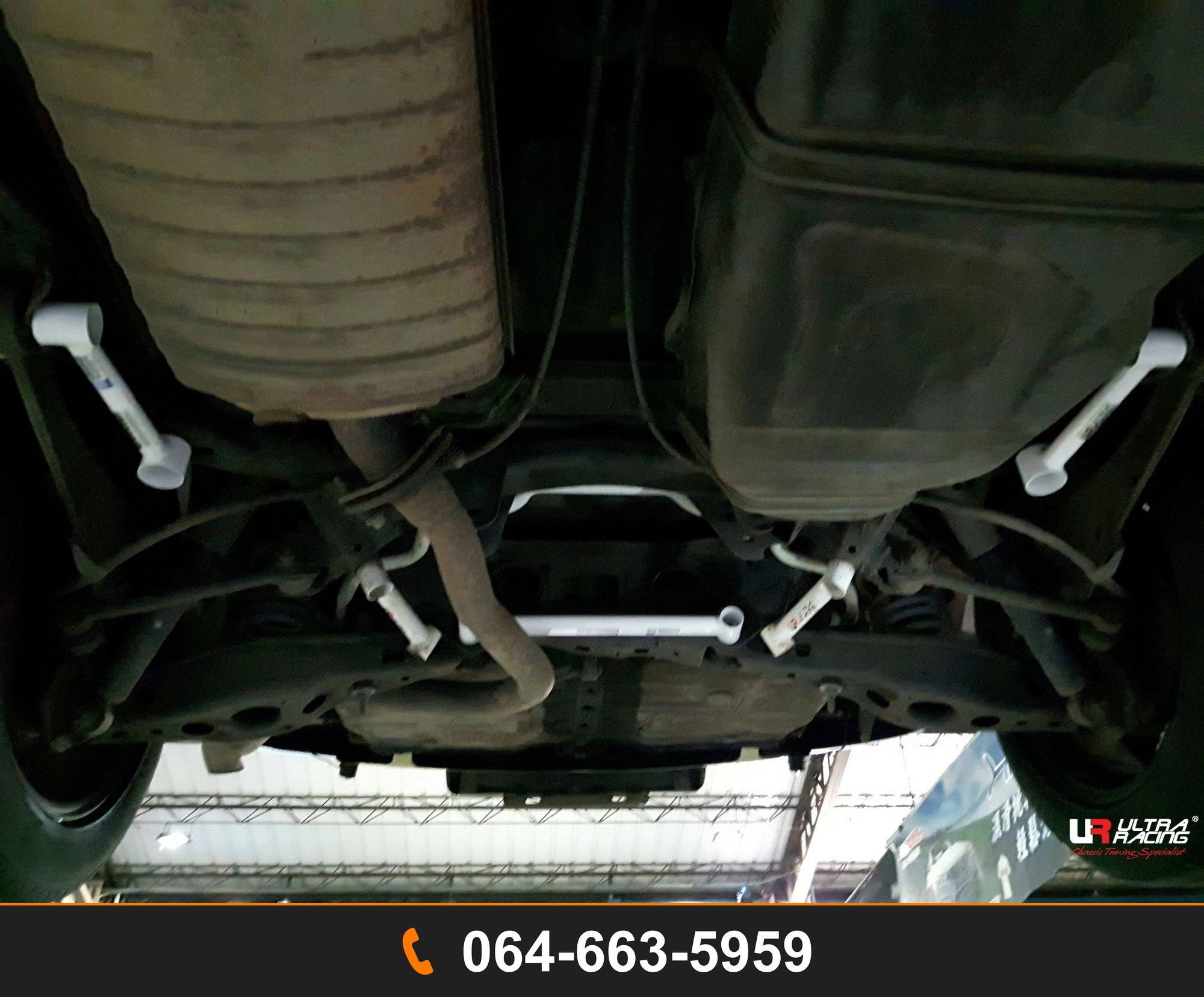 ค้ำตัวถังล่างด้านข้างหลัง Ultra Racing UR-RS4-455P TOYOTA RAV4