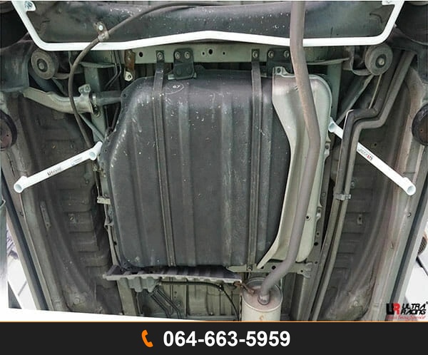 ค้ำตัวถังล่างด้านข้างหลัง Ultra Racing UR-RS4-462P TOYOTA ALPHARD