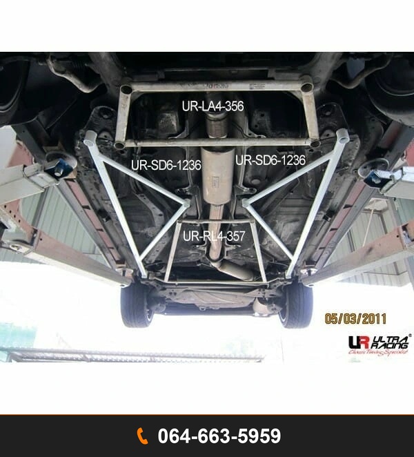 ค้ำตัวถังล่างหลัง Ultra Racing UR-RL4-357 VOLVO 850 VOLVO V70