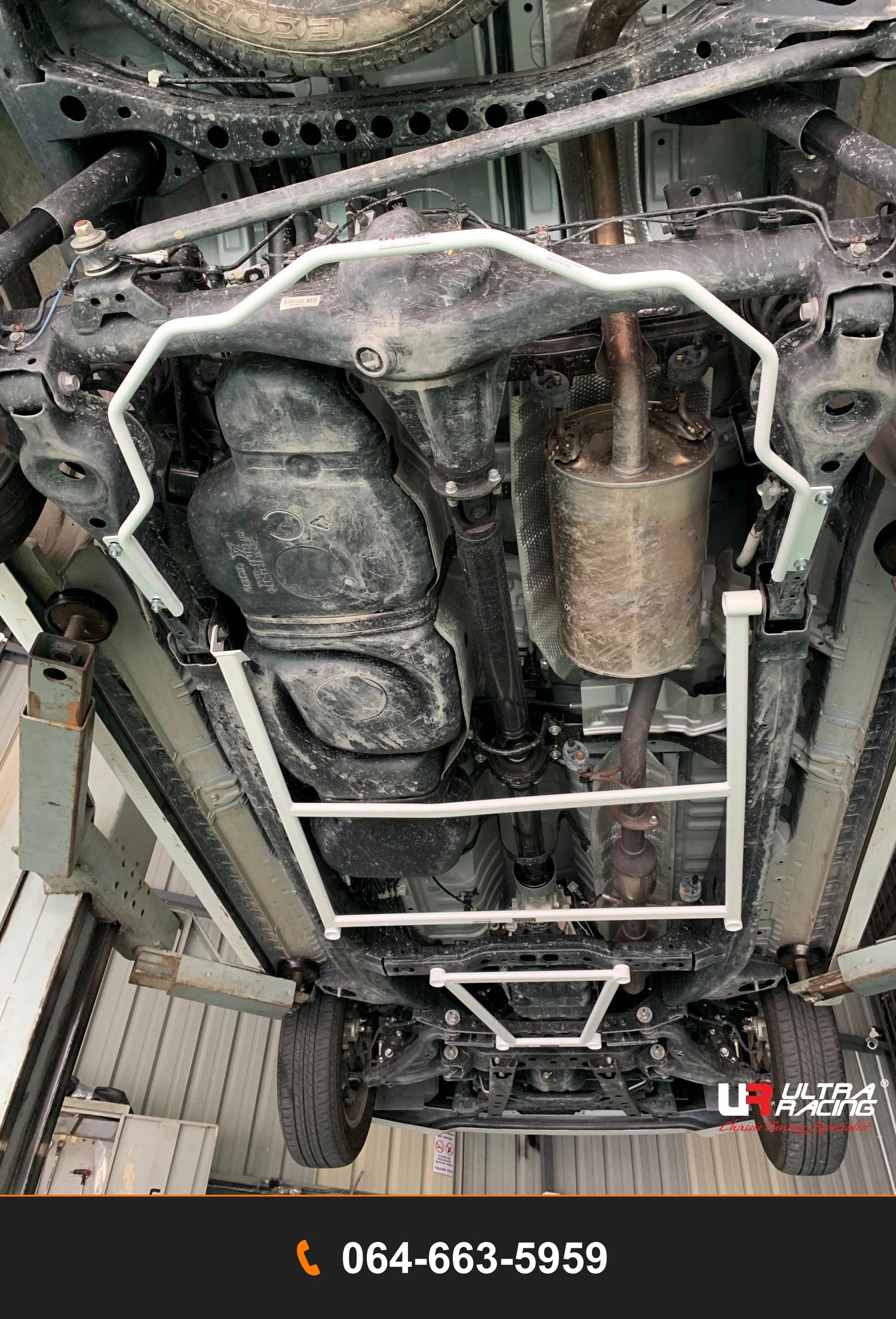 ค้ำตัวถังล่างหลัง Ultra Racing UR-RL4-3815 TOYOTA INNOVA