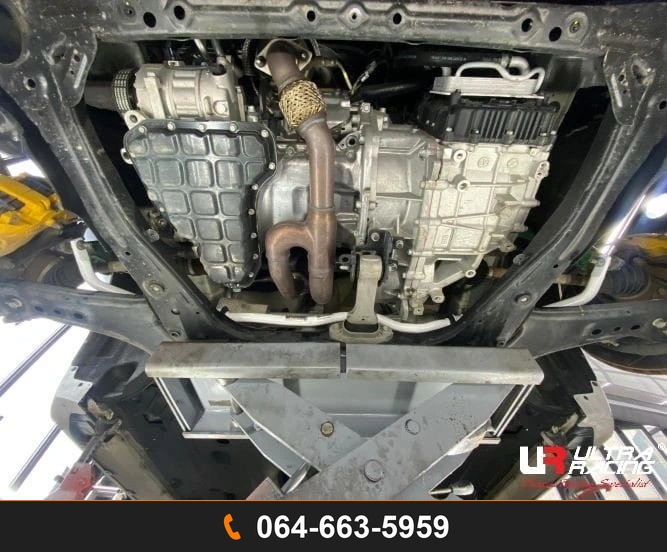 กันโคลงหน้า Ultra Racing URKR-AF25-674 KIA CARNIVAL