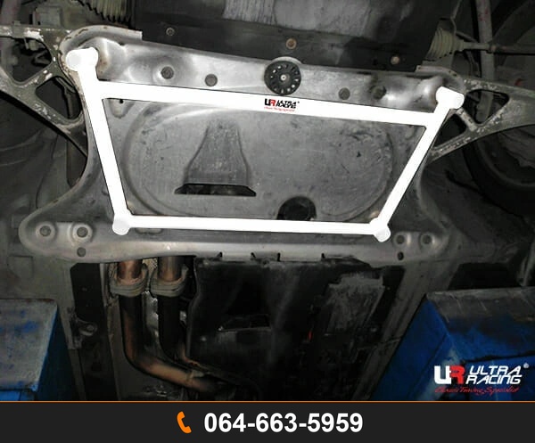ค้ำตัวถังล่างหน้า Ultra Racing URTW-LA4-2883 BMW E46