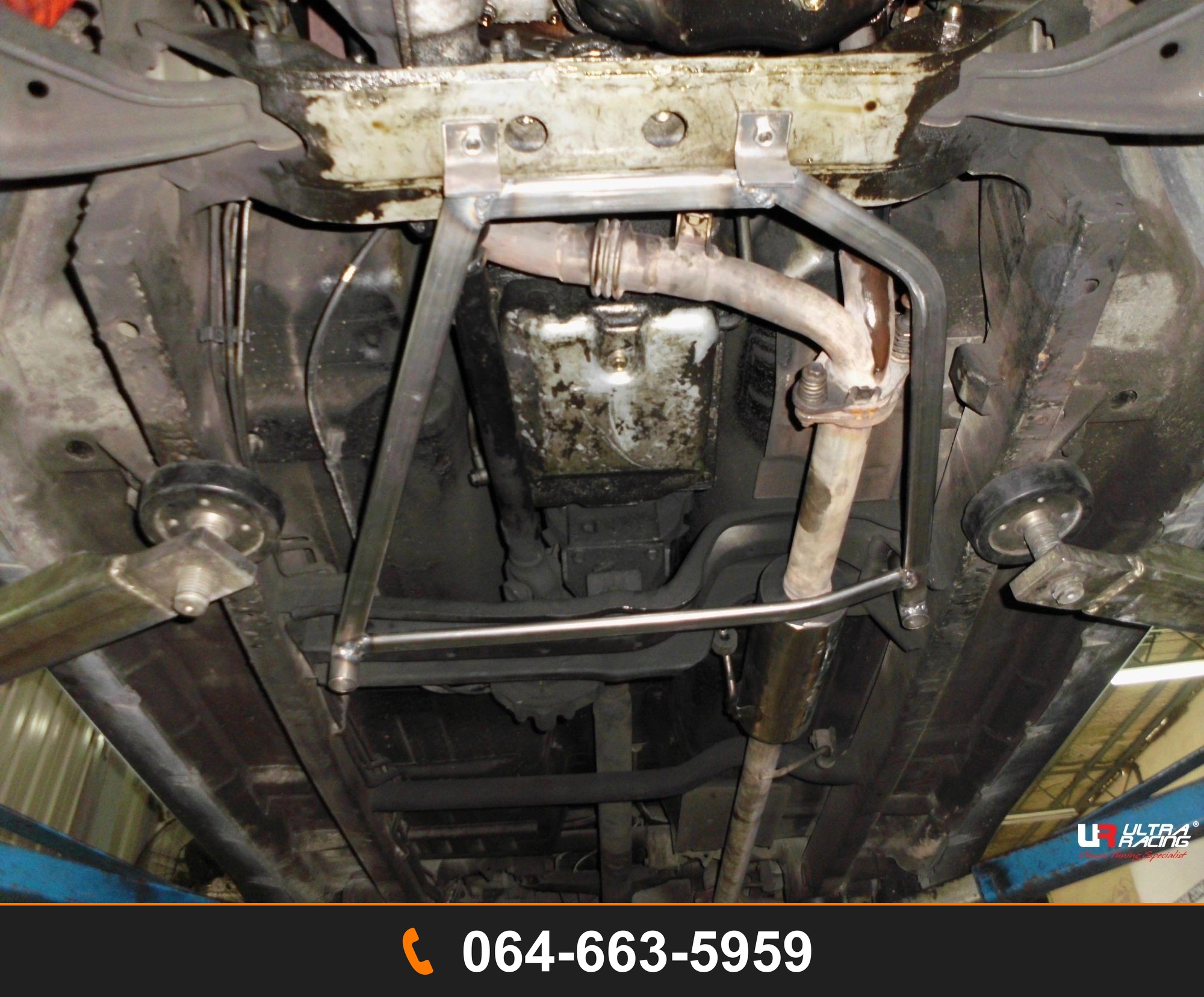 ค้ำตัวถังล่างหน้า Ultra Racing UR-LA4-2772 SUZUKI VITARA