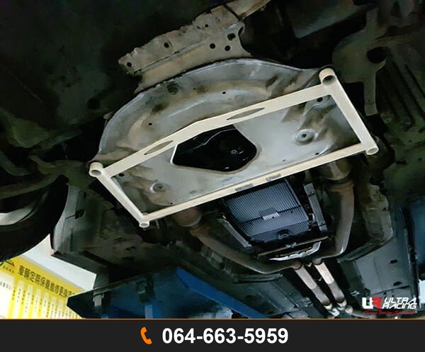 ค้ำตัวถังล่างหน้า Ultra Racing URTW-LA4-3691 BMW E63