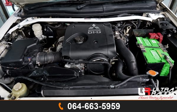 ค้ำโช้คหน้า Ultra Racing UR-TW2-3136 MITSUBISHI PAJERO SPORT