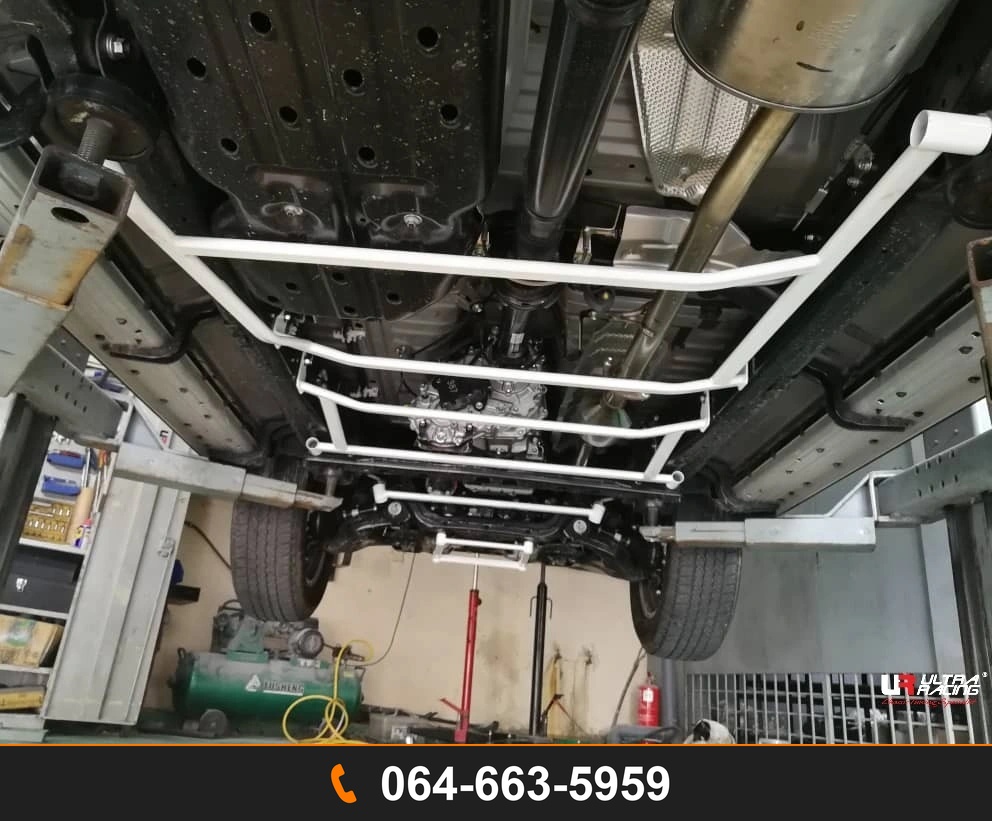 ค้ำตัวถังล่างหลัง Ultra Racing URTH-RL4-3361 TOYOTA HILUX REVO