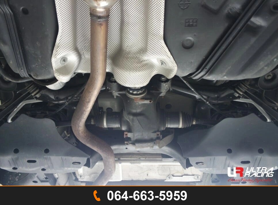 กันโคลงหลัง Ultra Racing URKR-AR16-497 BMW F20 BMW F30