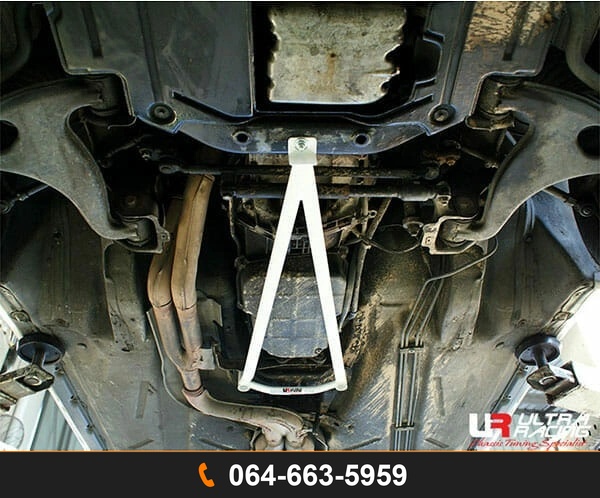 ค้ำตัวถังล่างหน้า Ultra Racing UR-LA3-2159 MERCEDES-BENZ W124