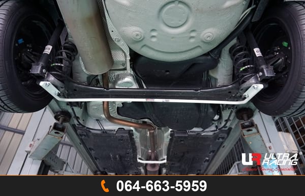 กันโคลงหลัง Ultra Racing UR-AR18-321 AUDI TT