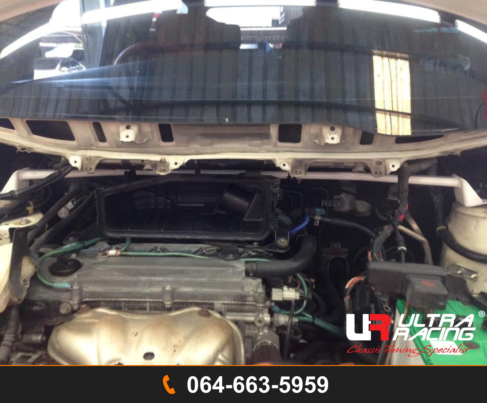 ค้ำโช้คหน้า Ultra Racing UR-TW2-2062 TOYOTA ESTIMA