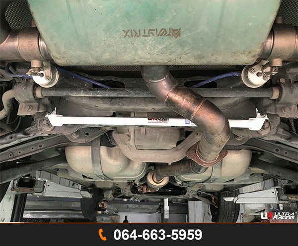ค้ำตัวถังล่างหลัง Ultra Racing UR-RL2-1805 LAND ROVER FREELANDER 2