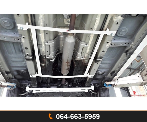 ค้ำตัวถังล่างกลาง Ultra Racing UR-ML4-3372 SUZUKI SWIFT