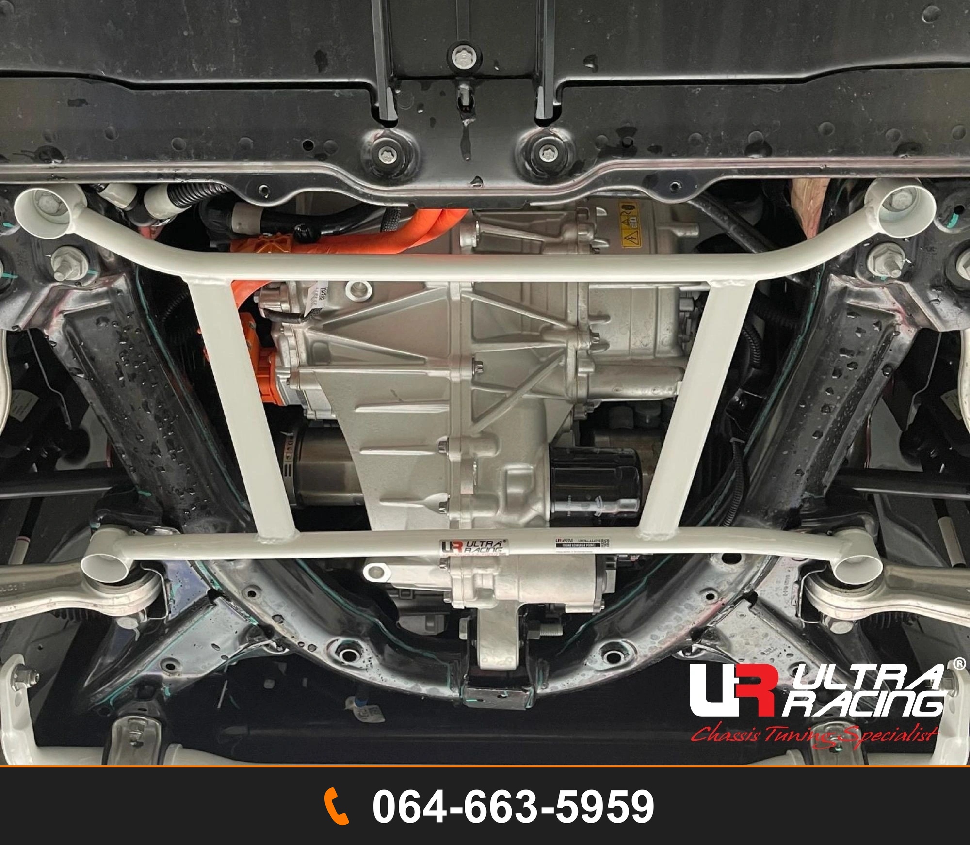 ค้ำตัวถังล่างหน้า Ultra Racing URCN-LA4-4216 TESLA MODEL 3 TESLA MODEL Y