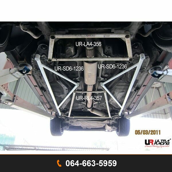 ค้ำพื้นด้านข้าง Ultra Racing UR-SD6-1236P VOLVO 850 VOLVO V70