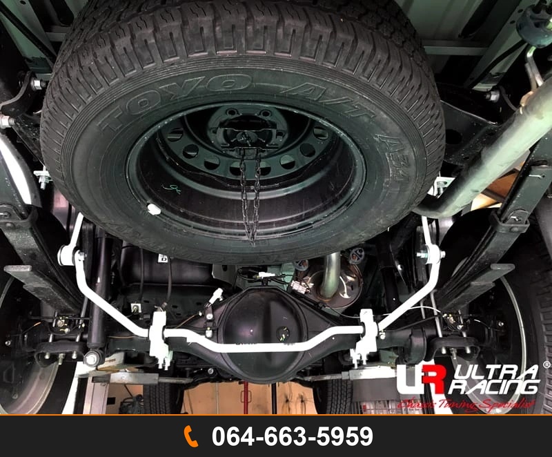 กันโคลงหลัง Ultra Racing URTH-AR19-547 TOYOTA HILUX REVO