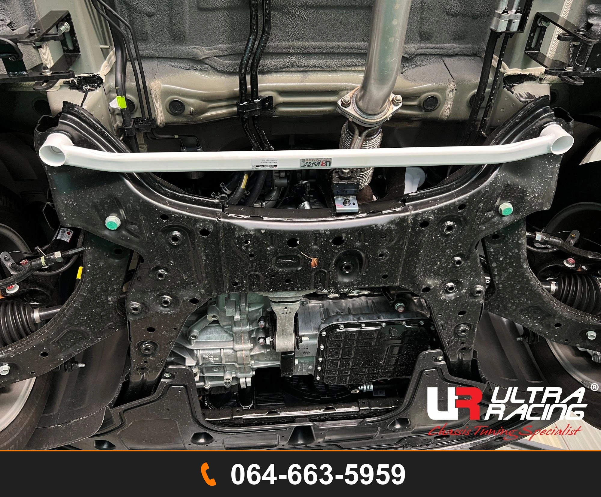 ค้ำตัวถังล่างหน้า Ultra Racing URKR-LA2-4223 HYUNDAI STARIA